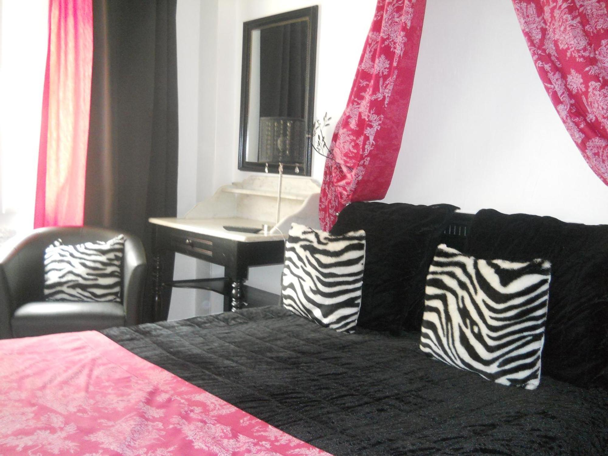 Hotel Boutique Saint-Louis Lisieux Ngoại thất bức ảnh